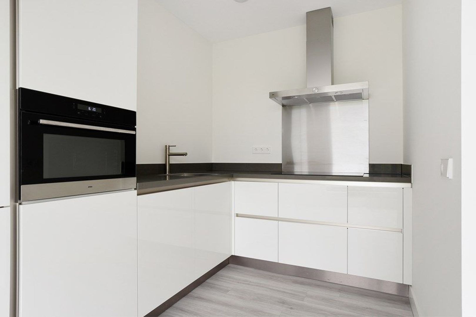 Stationsstraat 94, Rhoon foto-3