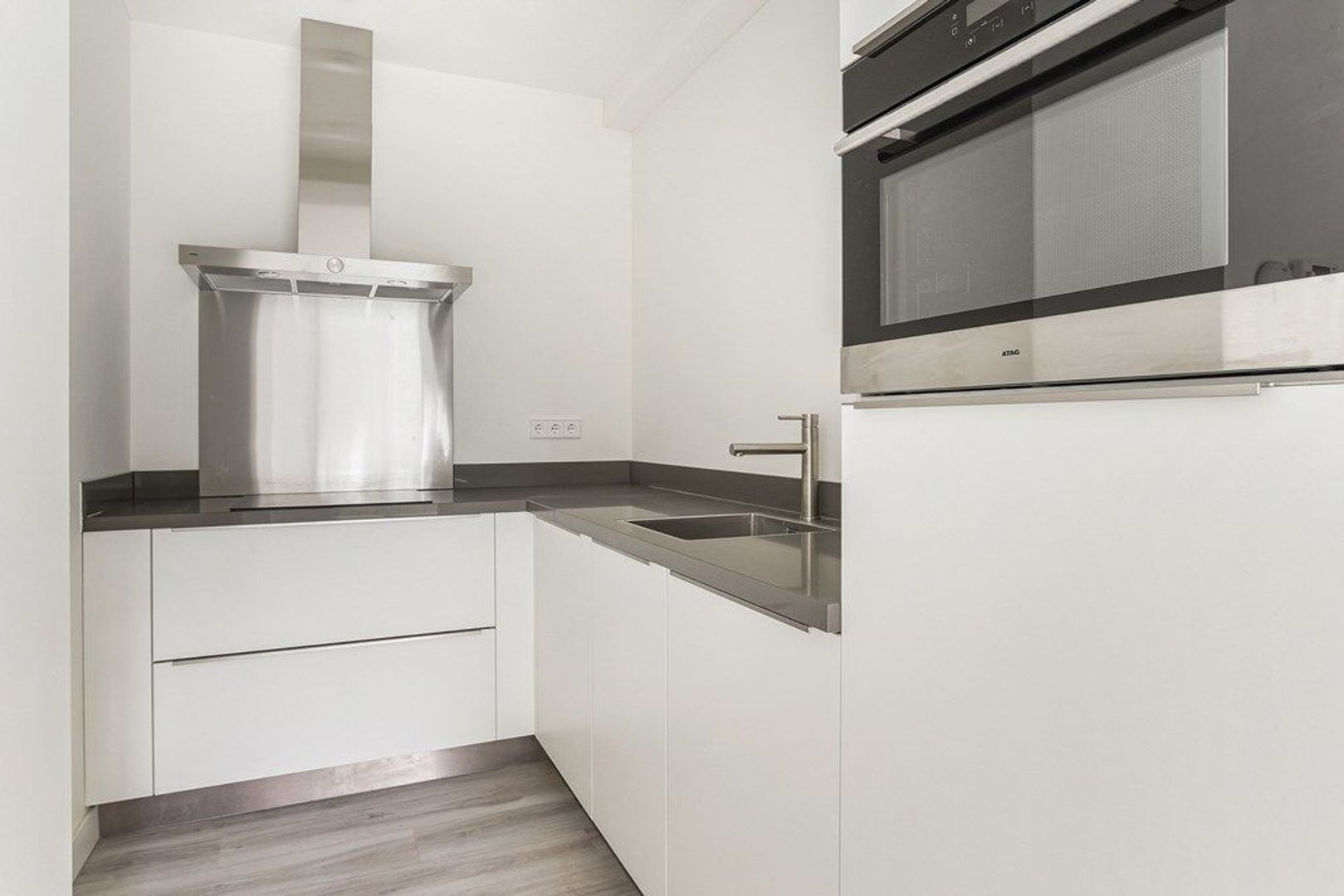 Stationsstraat 22, Rhoon foto-2