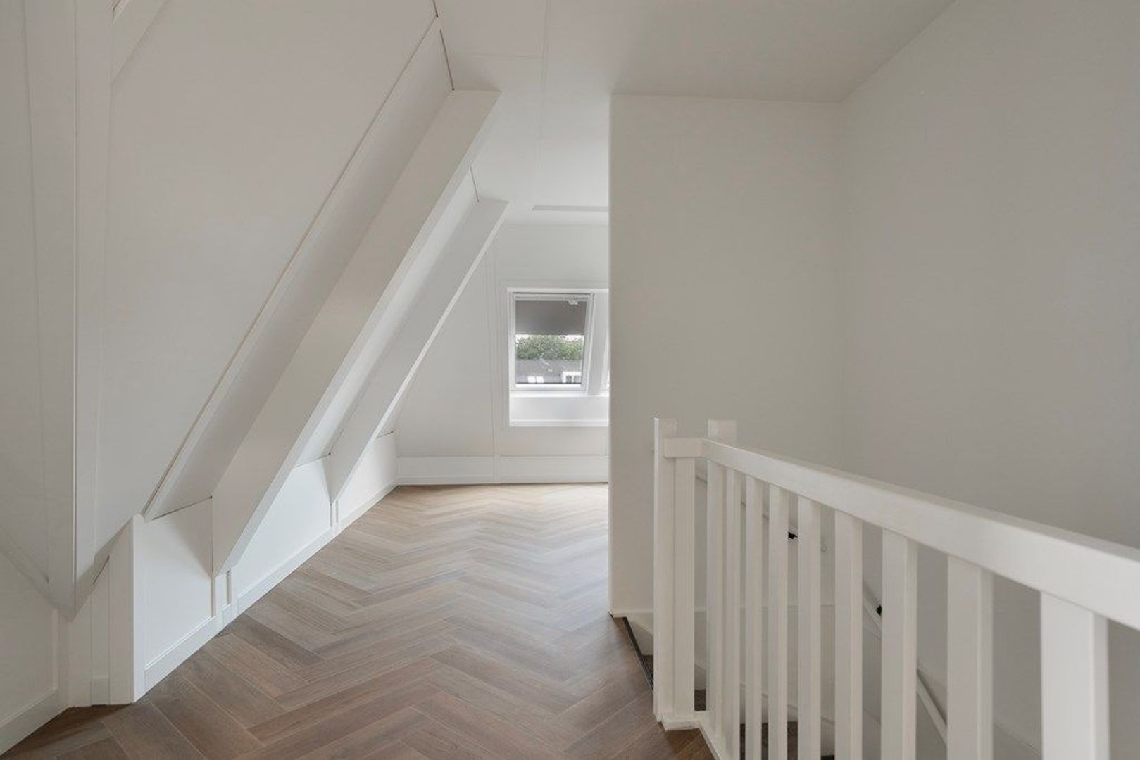 Liburne 13, Leidschendam foto-22