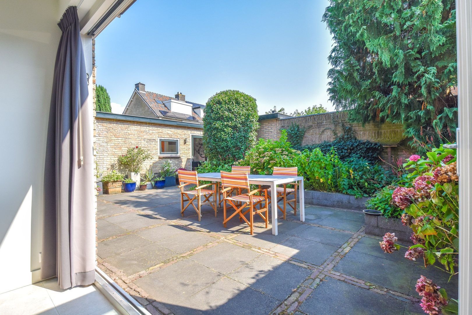 Klein Laren 25, Laren foto-13