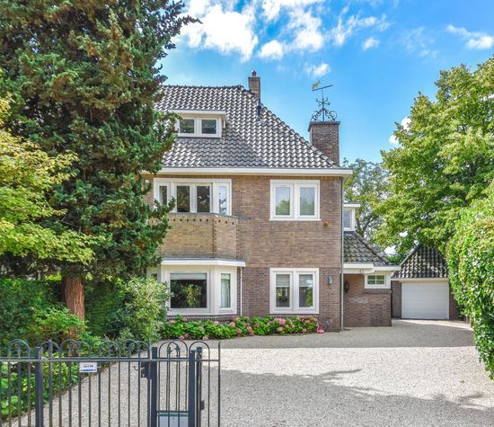 Naarderstraat 43, Laren