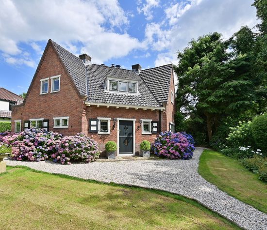 Oud Blaricummerweg 16, Laren