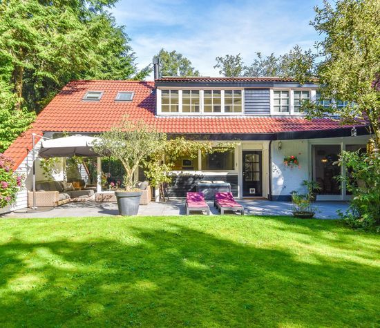 Vredelaan 76, Laren