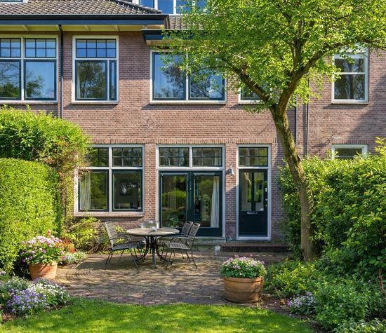 Mendes da Costalaan 30, Laren