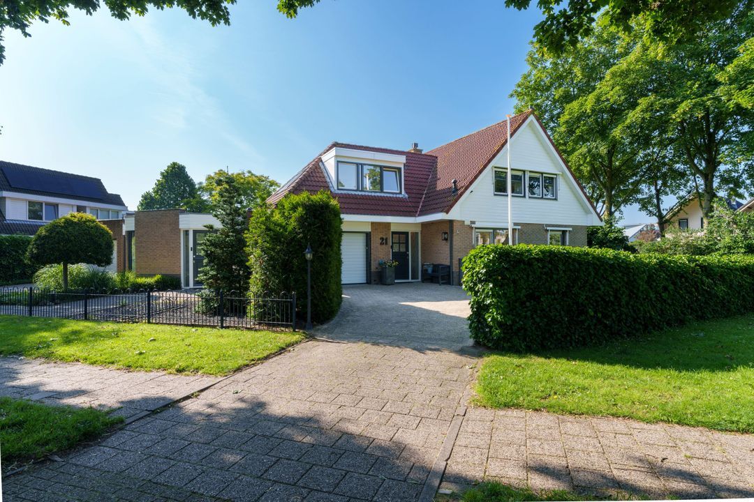 Stationserf 21, Houten foto-2