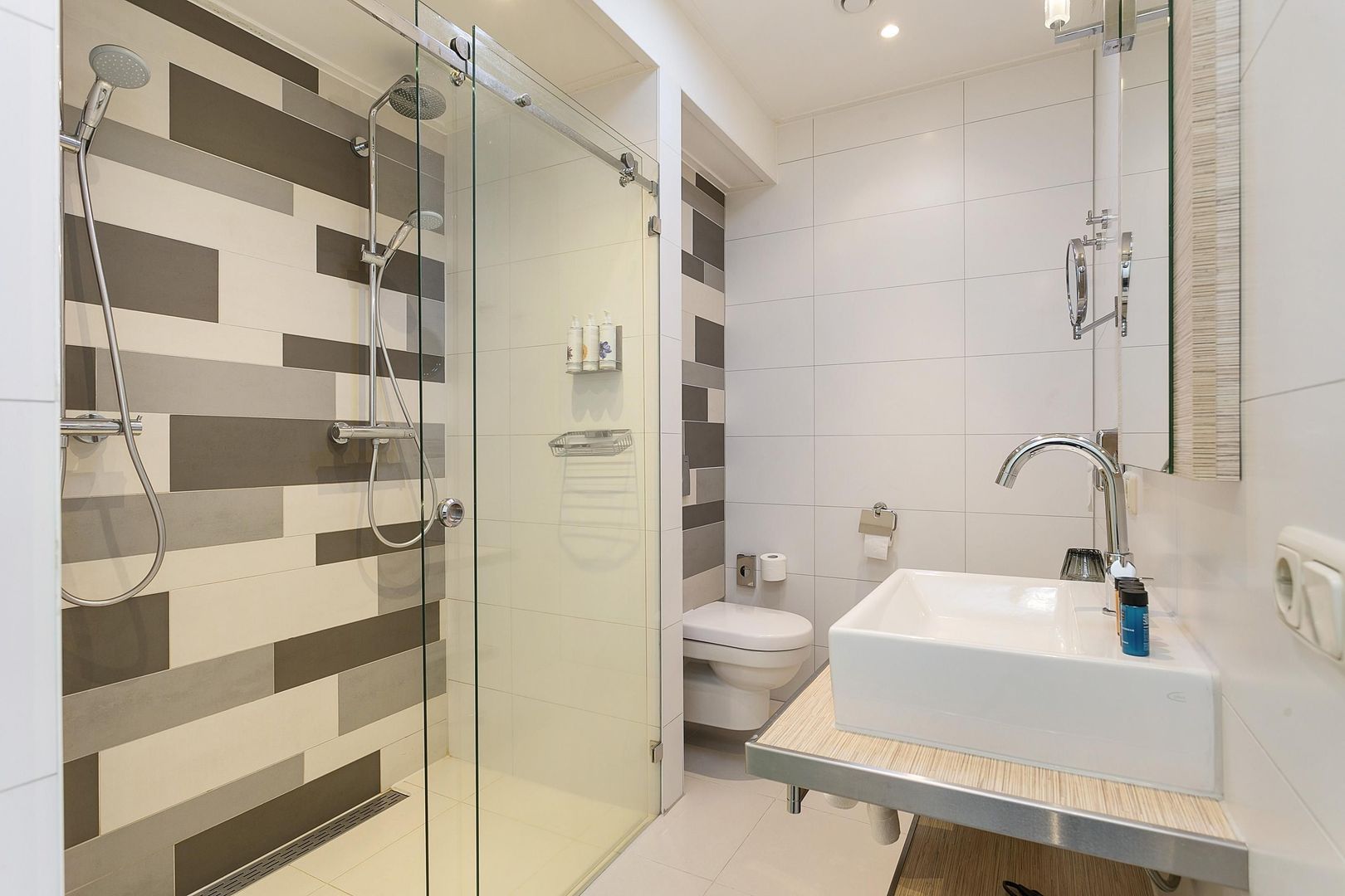 Rixt van Doniastraat 18, Nes foto-27