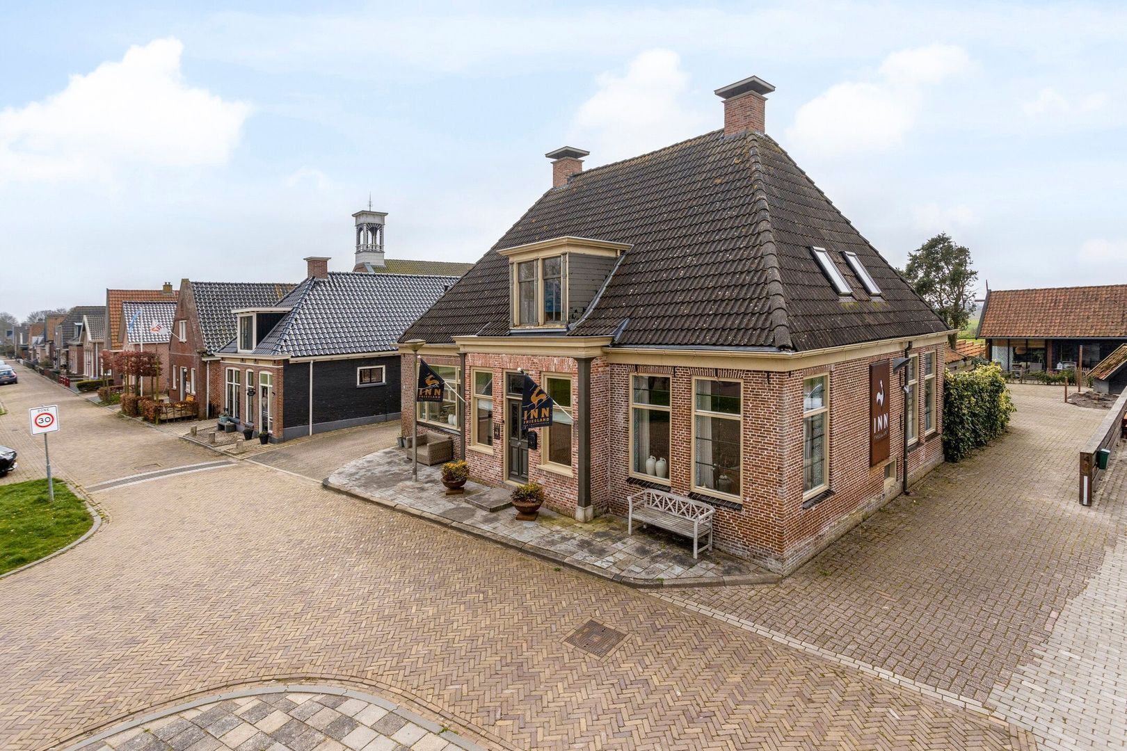 Nijbuorren 8, Ternaard foto-4