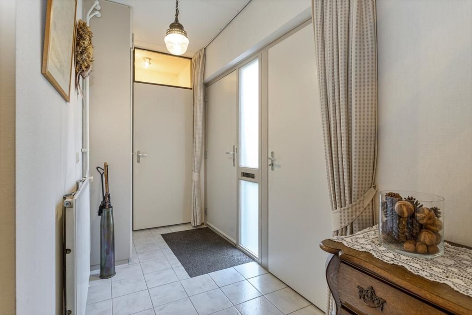 Koerierster 1, Dokkum foto-5