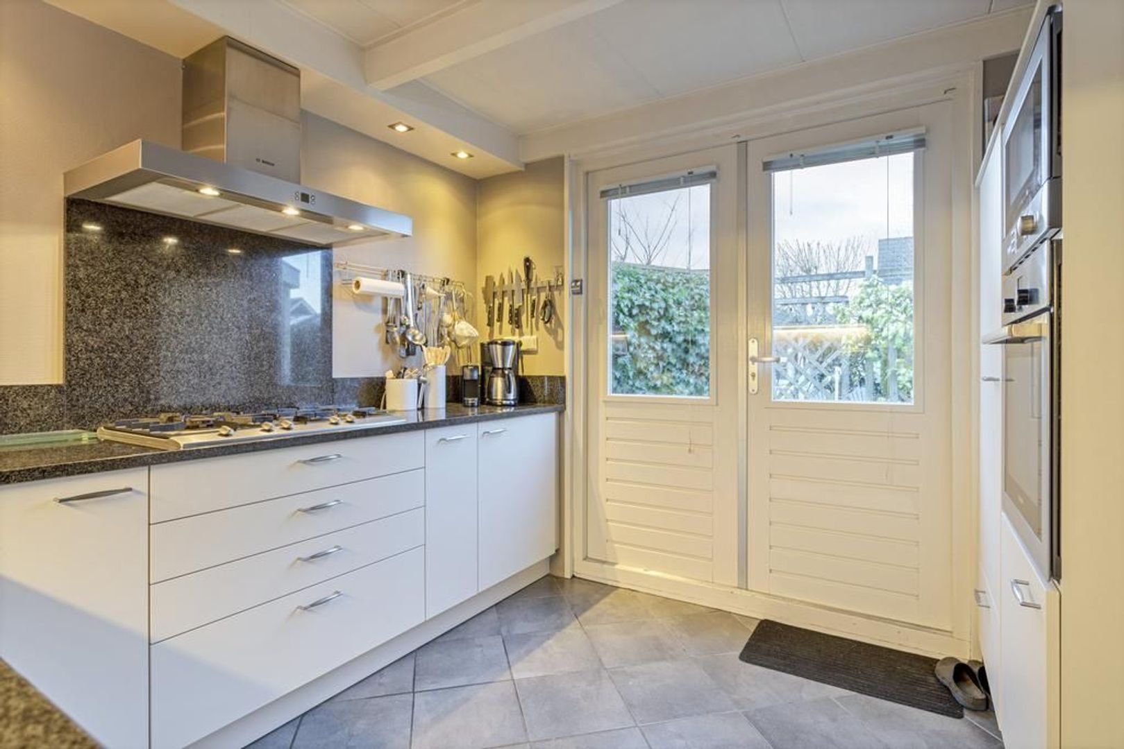 Koerierster 1, Dokkum foto-13