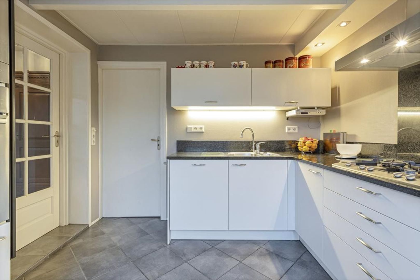 Koerierster 1, Dokkum foto-14