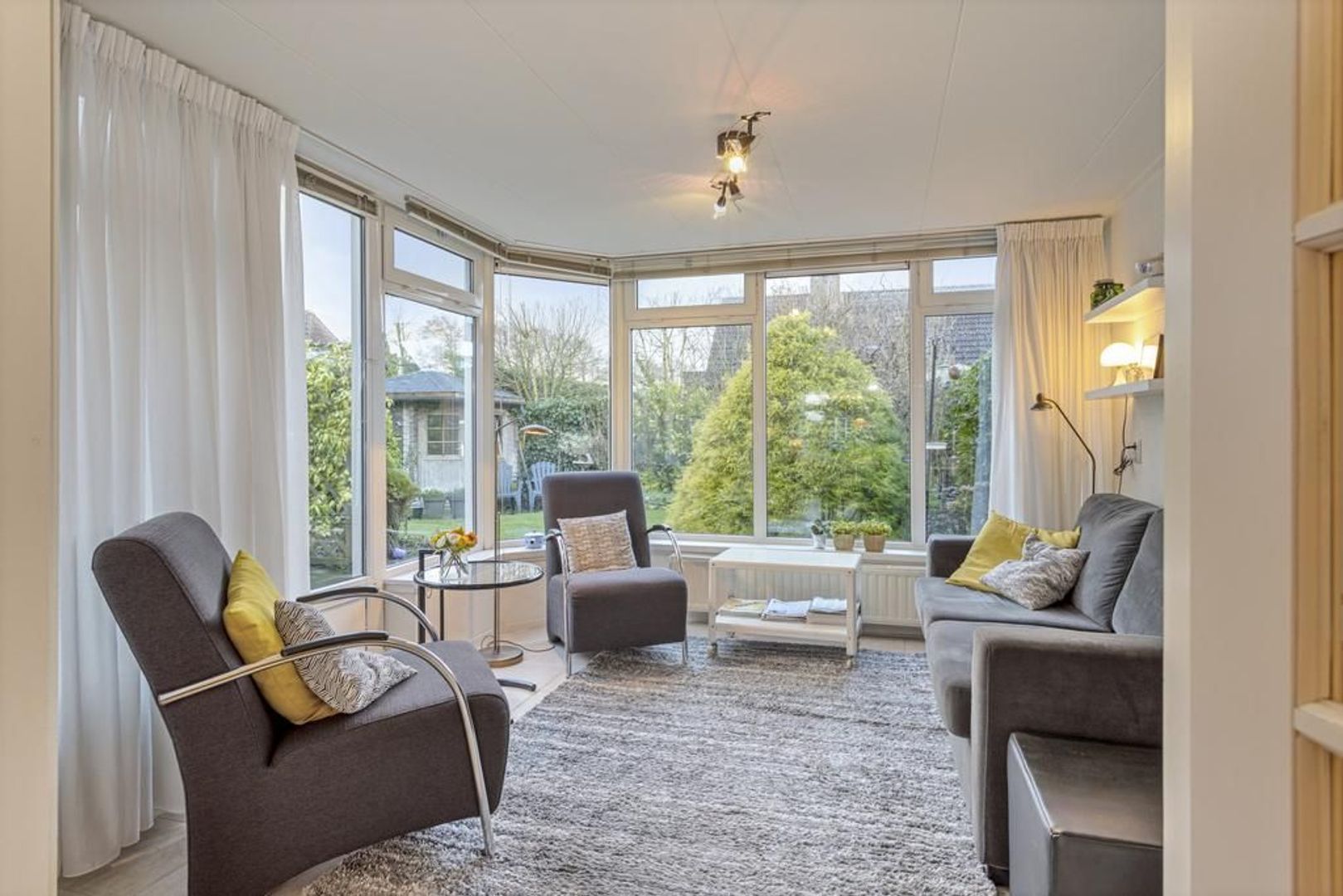 Koerierster 1, Dokkum foto-11