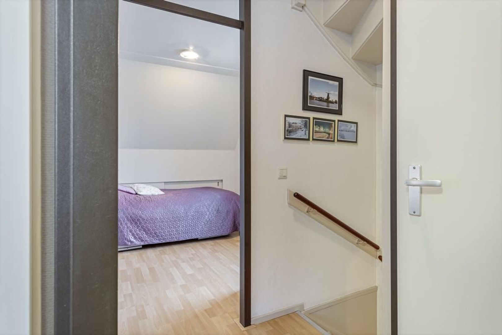 Koerierster 1, Dokkum foto-16