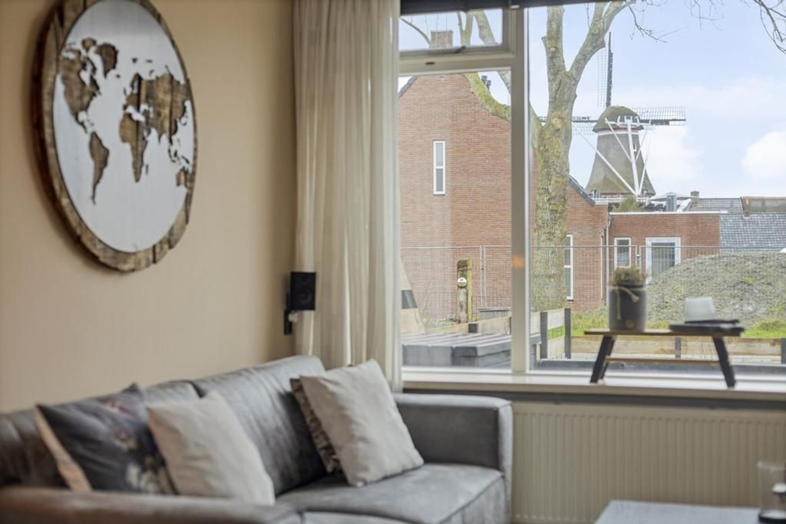 Burmaniastrjitte 33, Eanjum foto-2