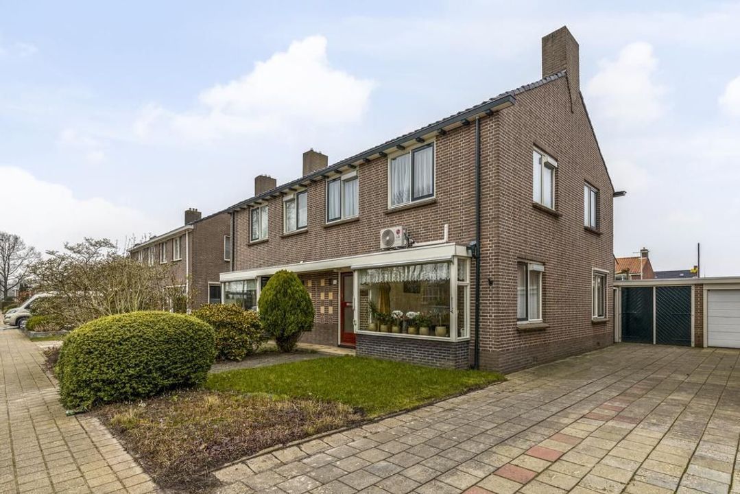 Rondweg-West 144, Dokkum
