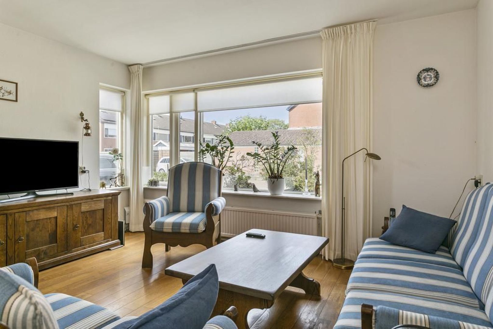 Kluut 54, Dokkum foto-1