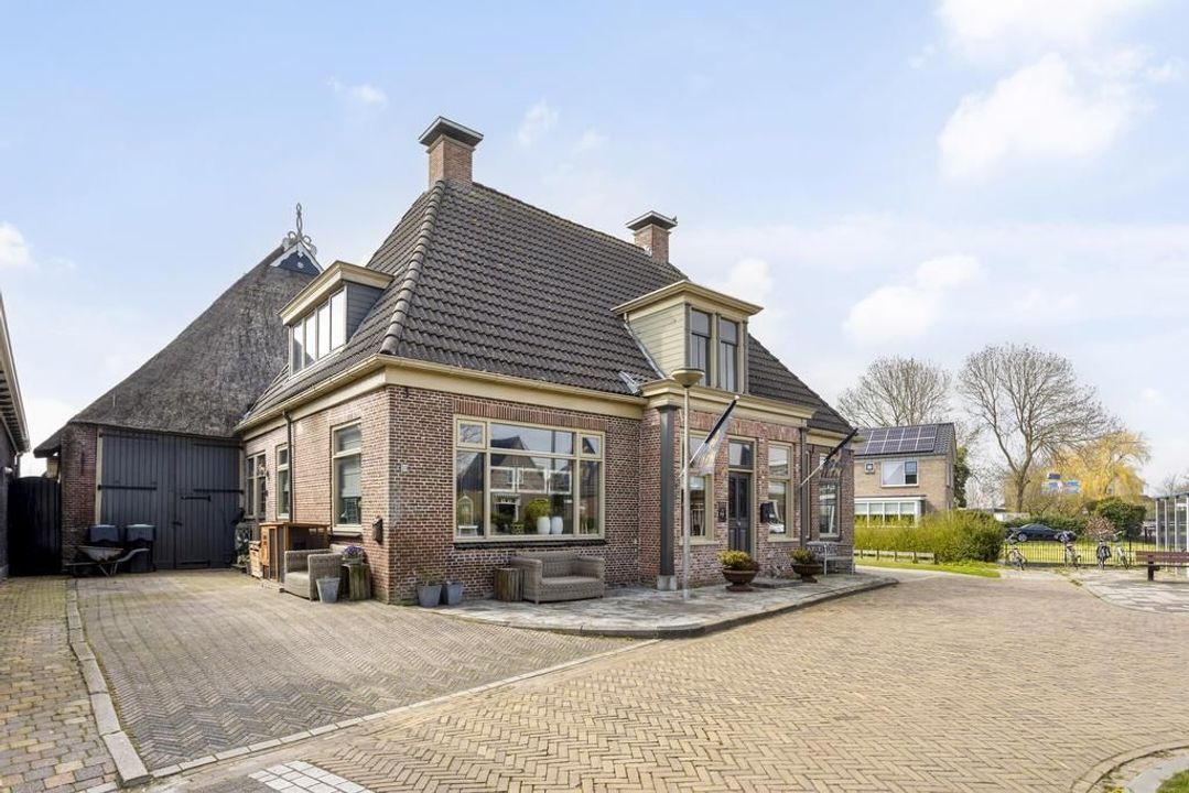 Nijbuorren 8, Ternaard