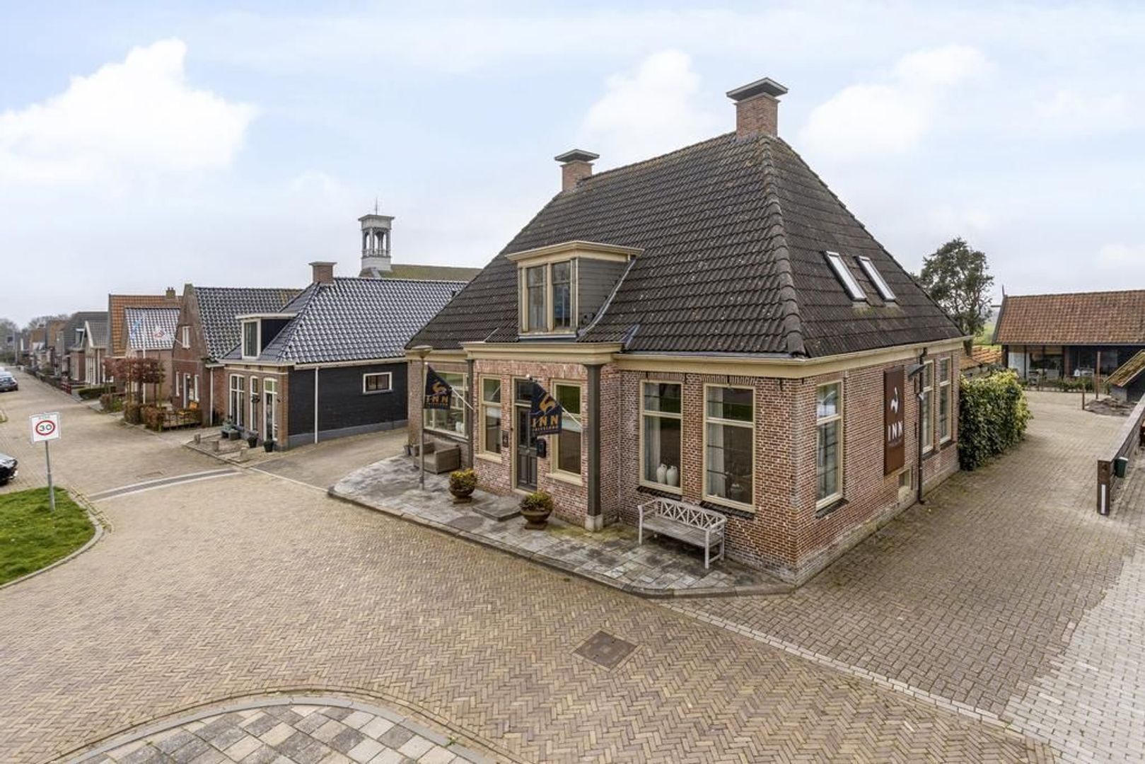 Nijbuorren 8, Ternaard foto-4