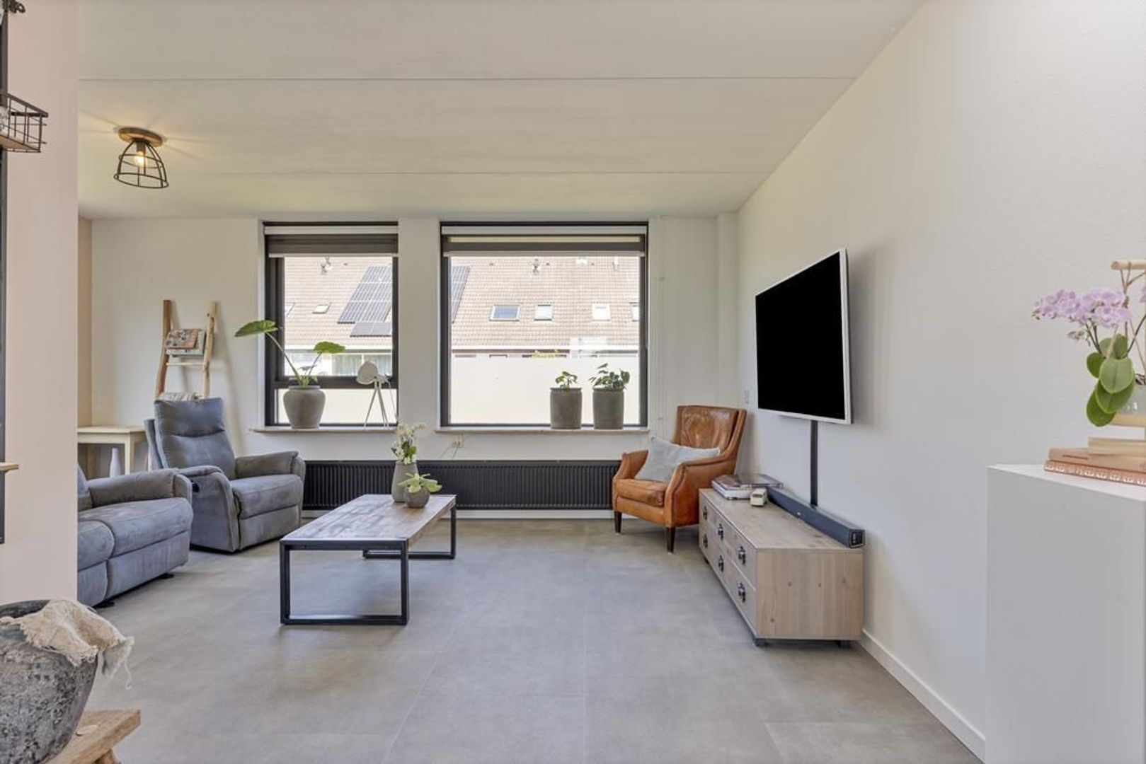 Ale-Tun 12, Holwert foto-1