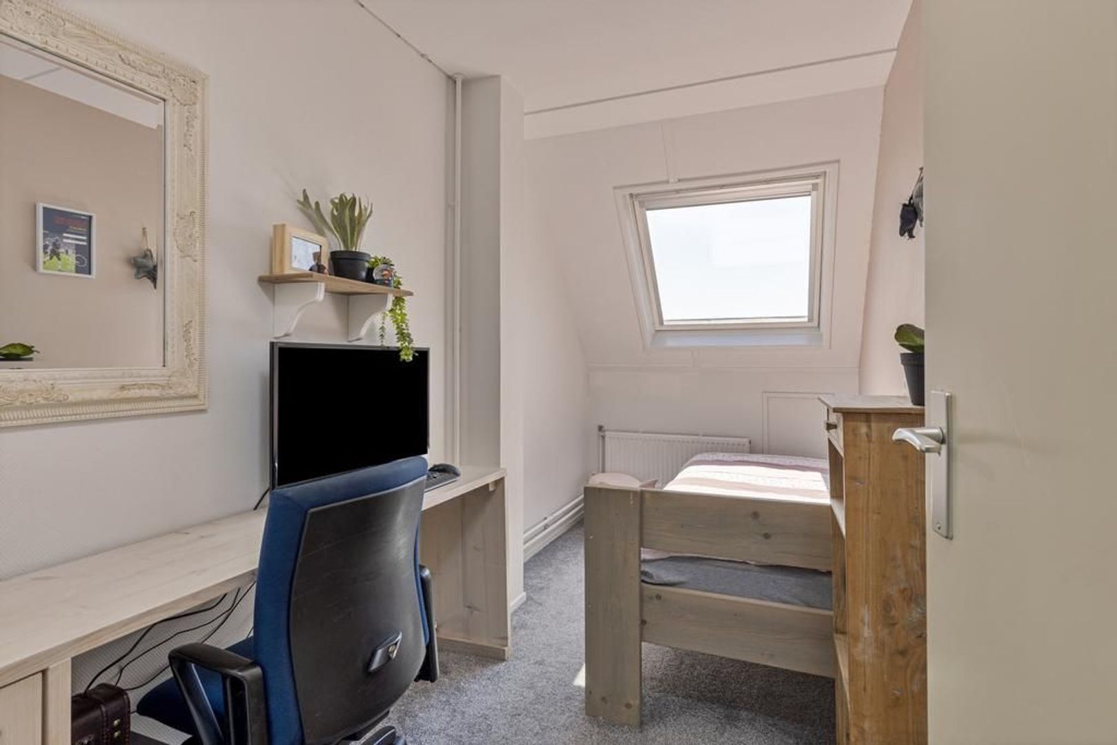 Ale-Tun 12, Holwert foto-16