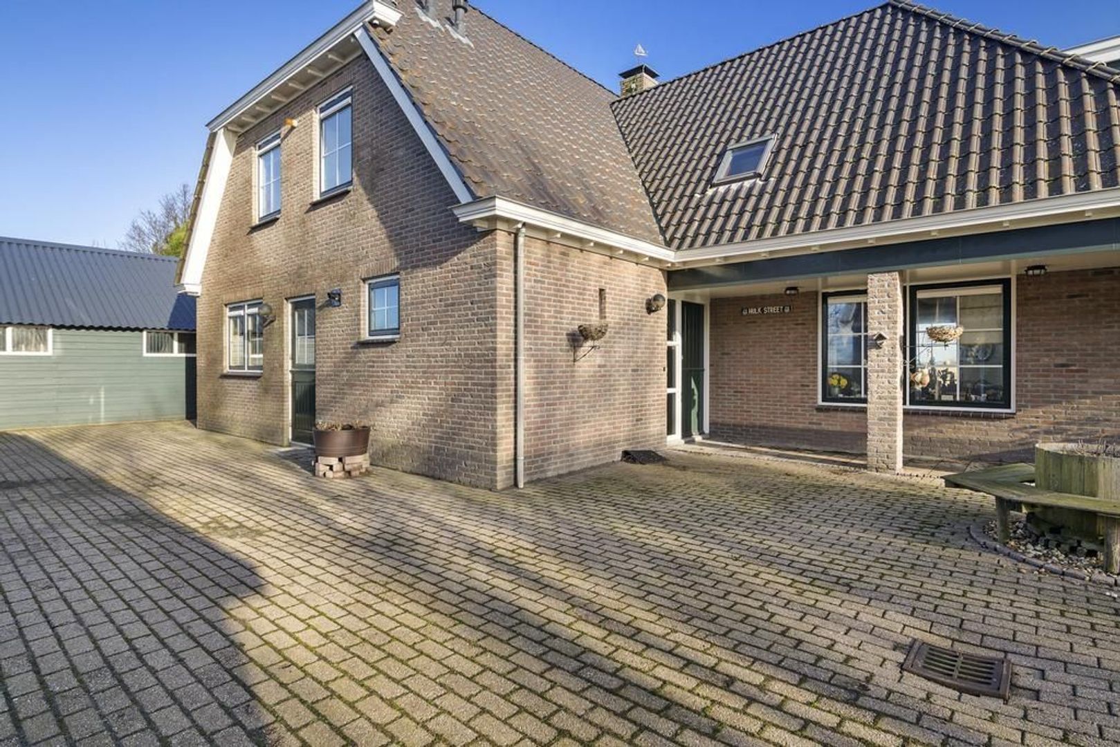 Miedwei 2, Holwert foto-4