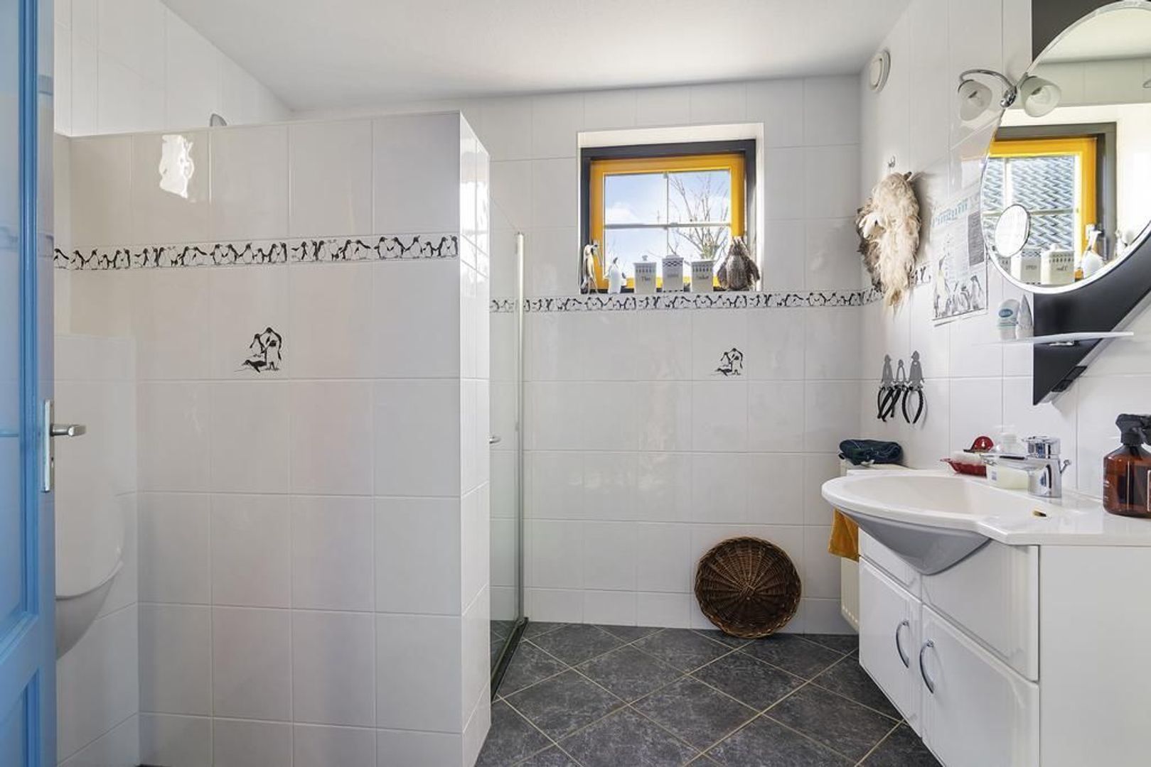 Miedwei 2, Holwert foto-6