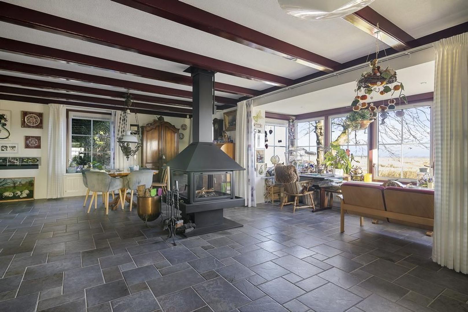 Miedwei 2, Holwert foto-10