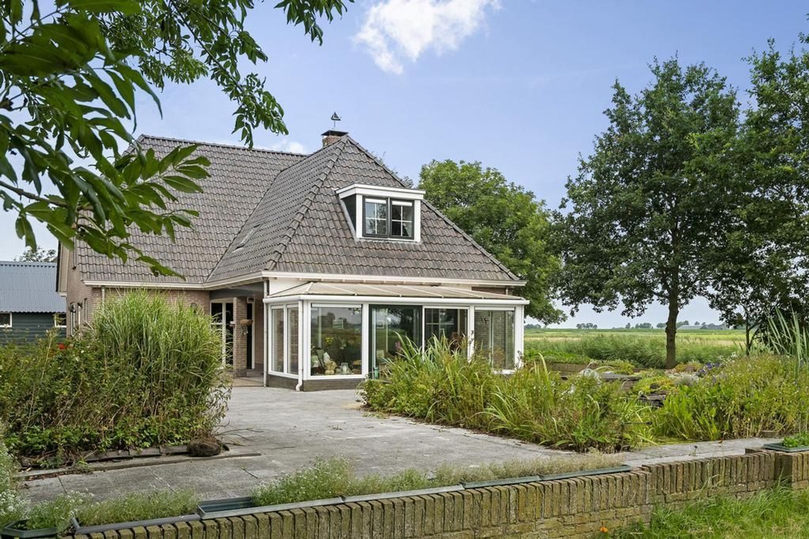 Miedwei 2, Holwert foto-26