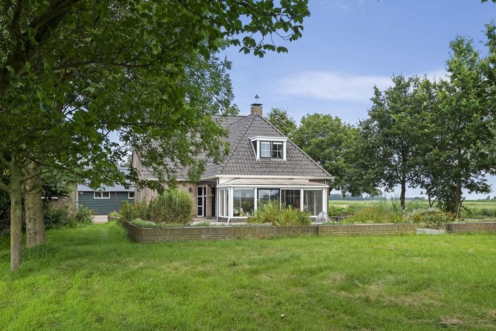 Miedwei 2, Holwert foto-28