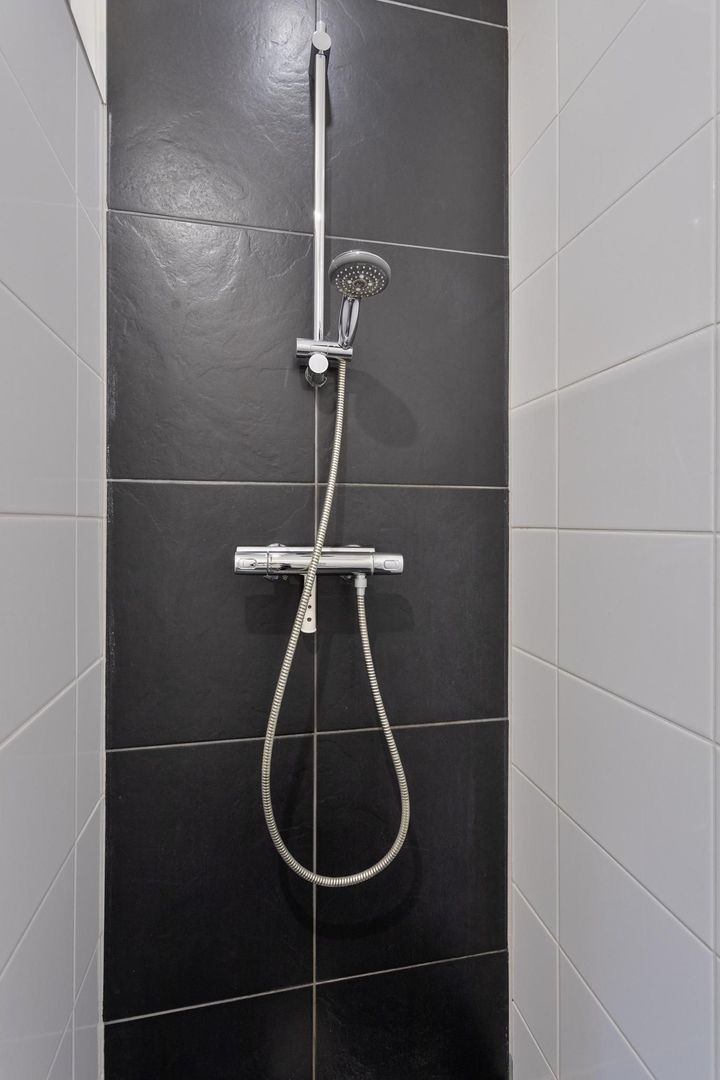 Van Aylvawal 4, Holwert foto-8