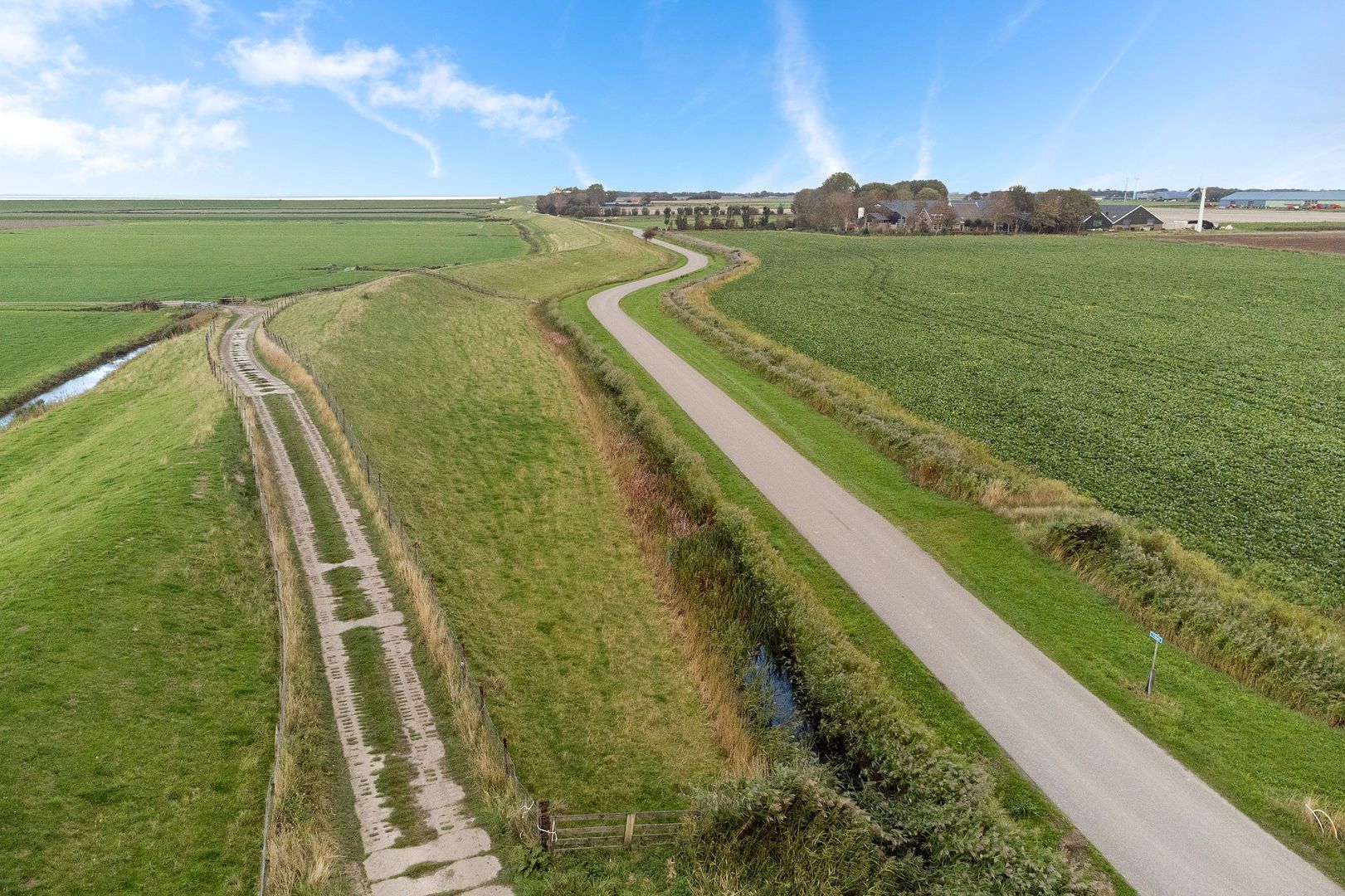 Wjuk 24, Ternaard foto-29