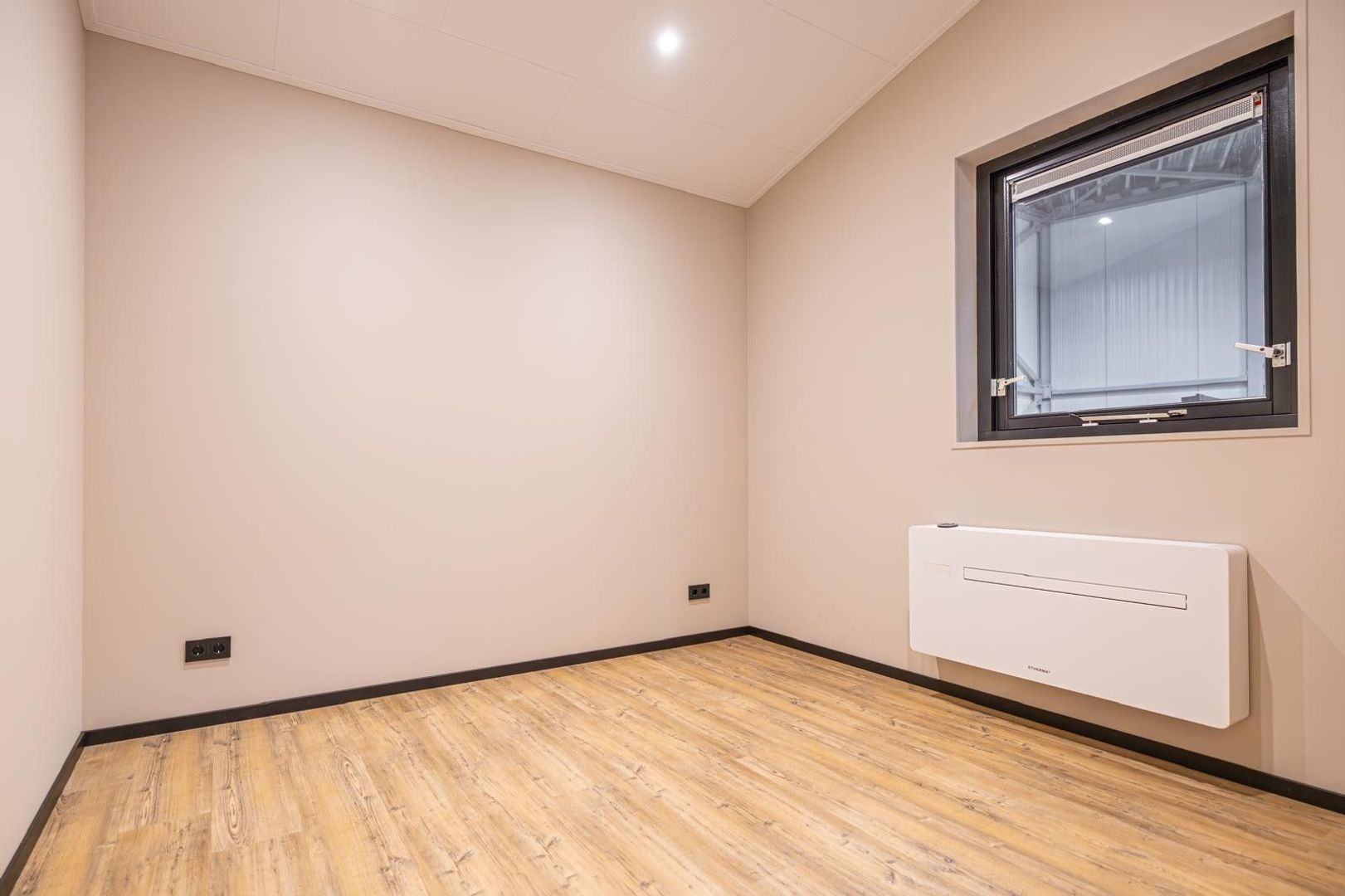 Plywood Block Building 1 0 ong, Dokkum foto-2