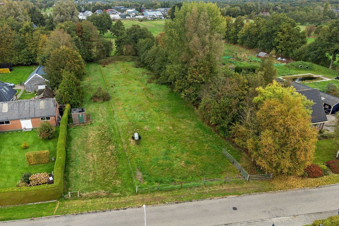 Boskwei naast nummer 27 0 ong, De Westereen