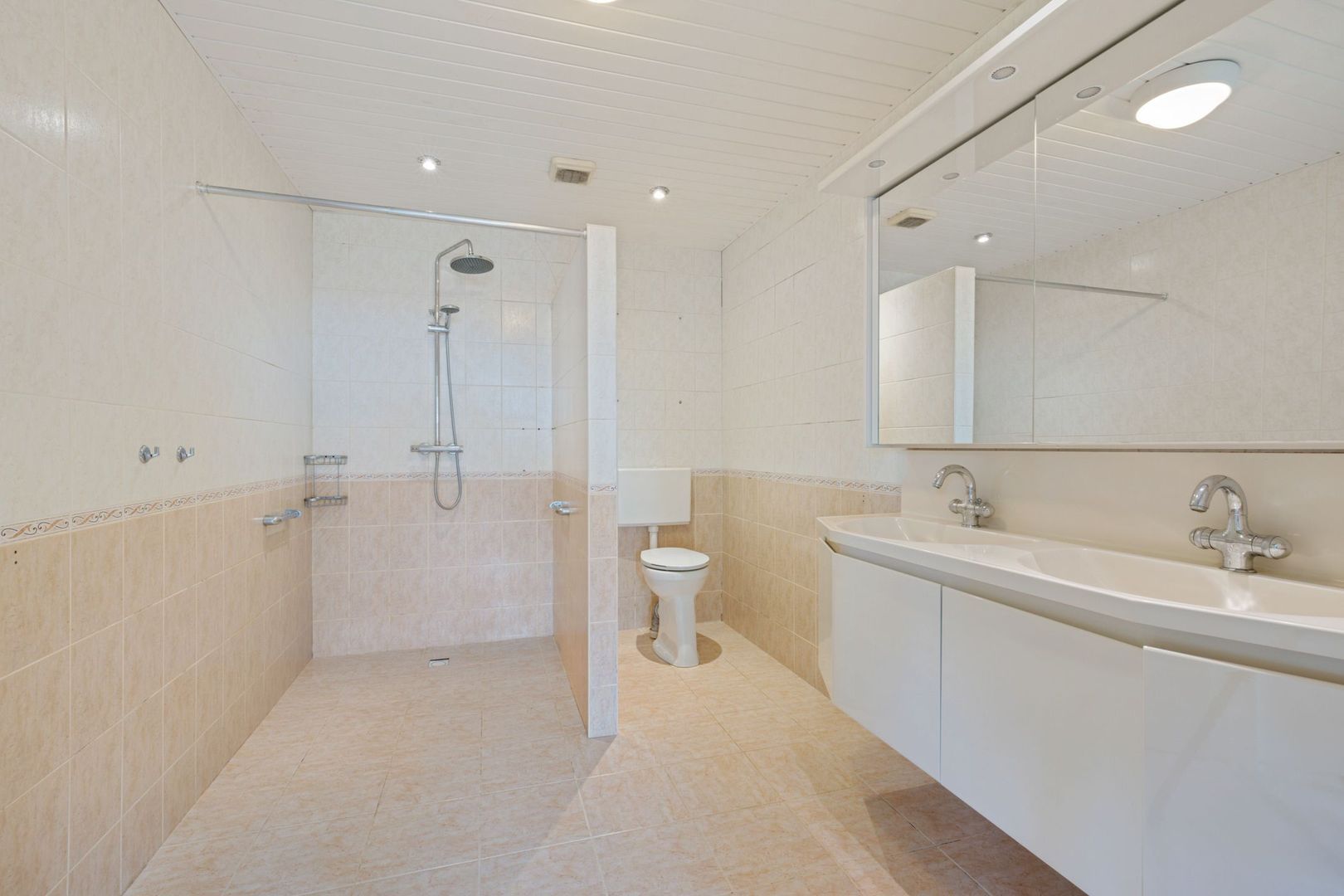 Ald Tún 8, Easternijtsjerk foto-17