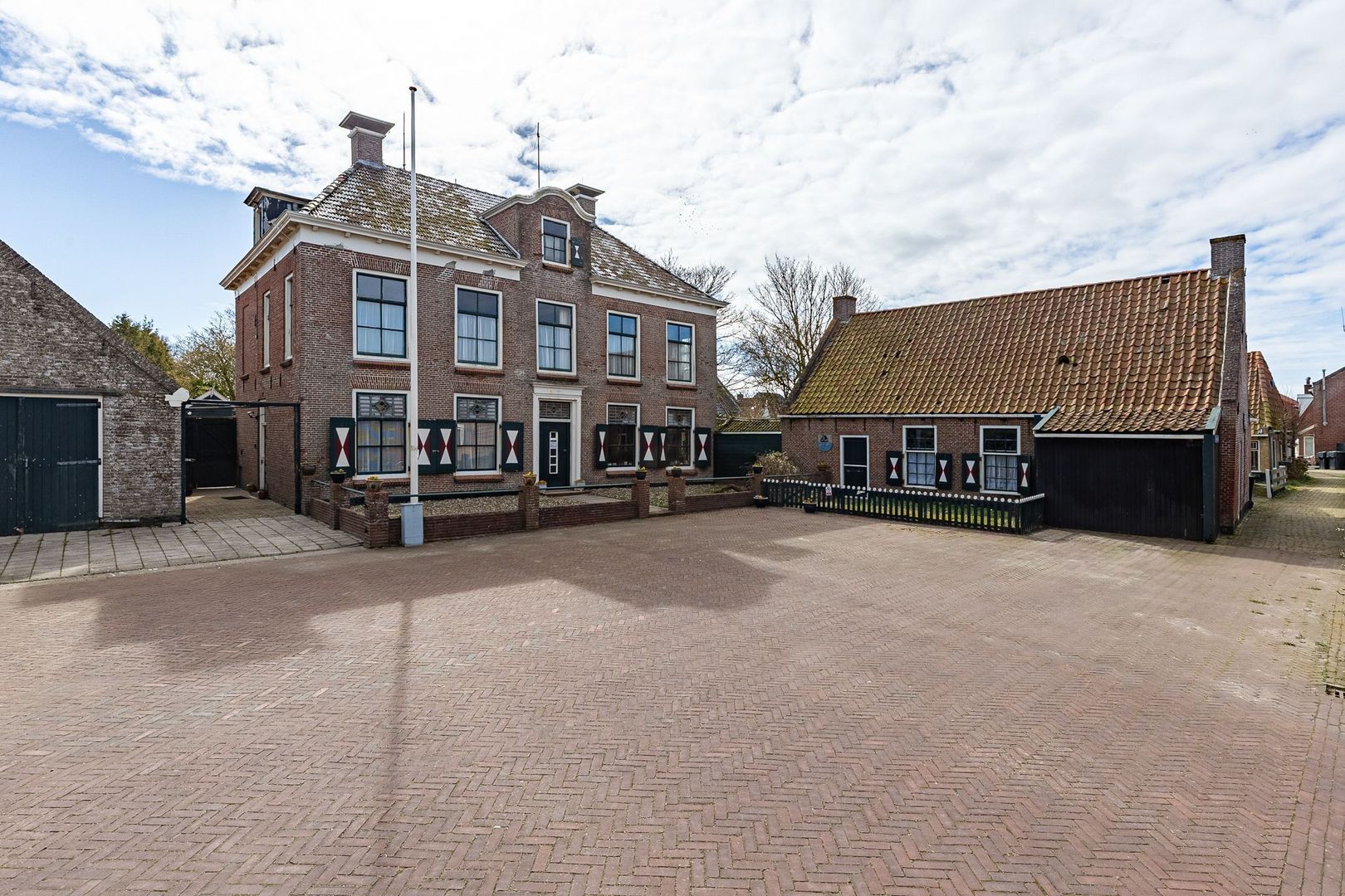 Tsjerkeplein 2, Wierum foto-1