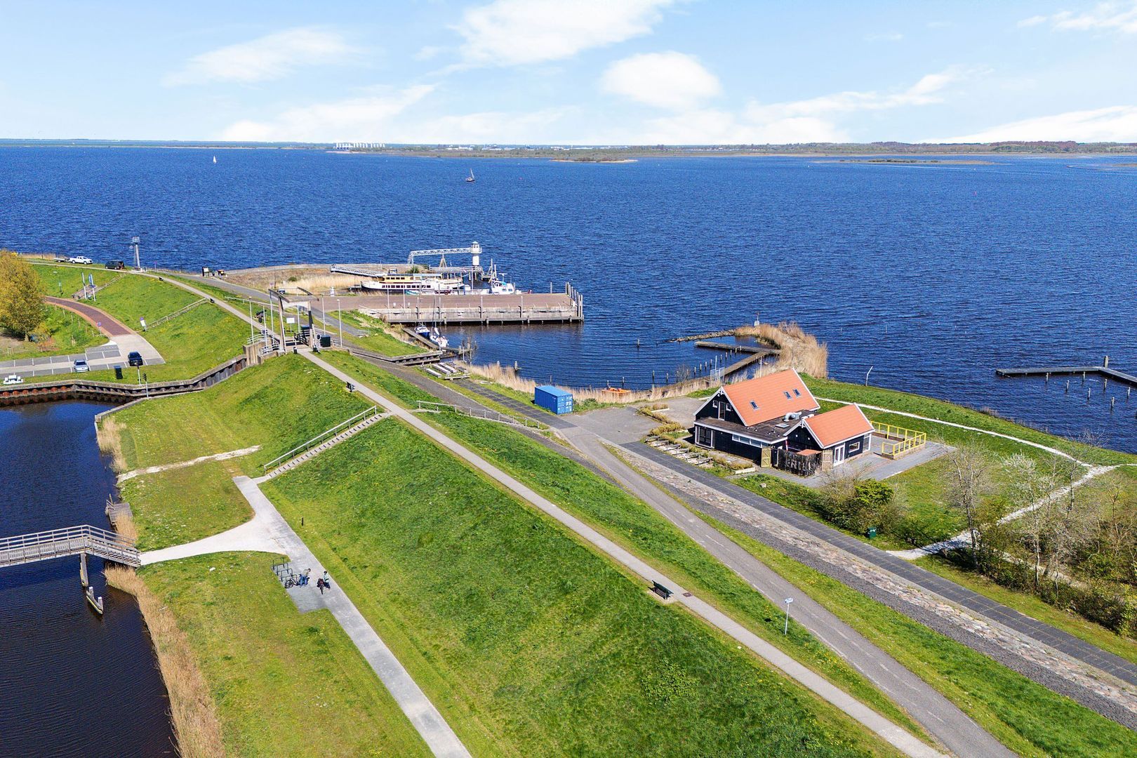 Suderskâns 8 433, Eanjum foto-29