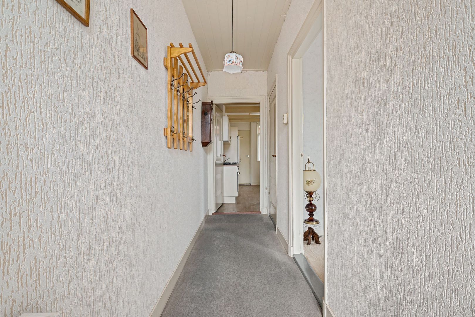 Van Aylvawâl 10, Holwert foto-4