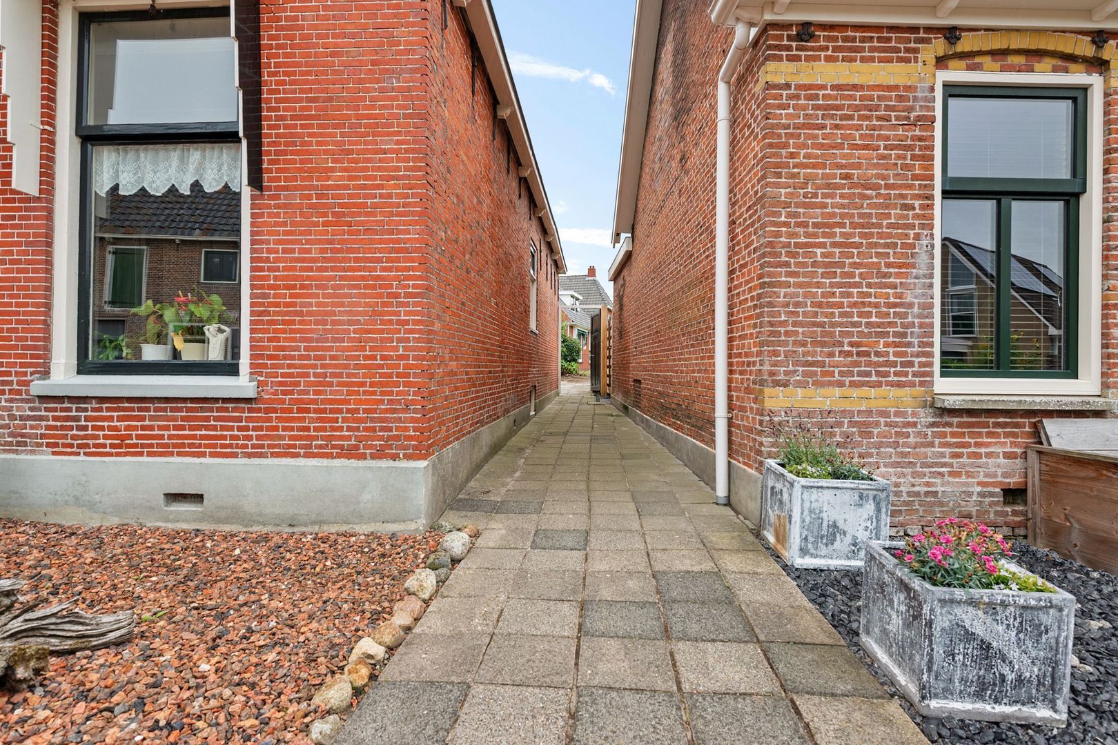 Van Aylvawâl 10, Holwert foto-25