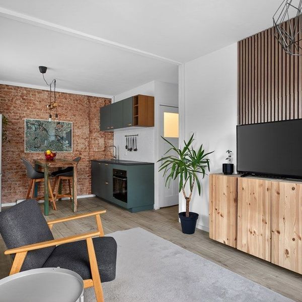 <%= item.address %>, <%= item.city %>