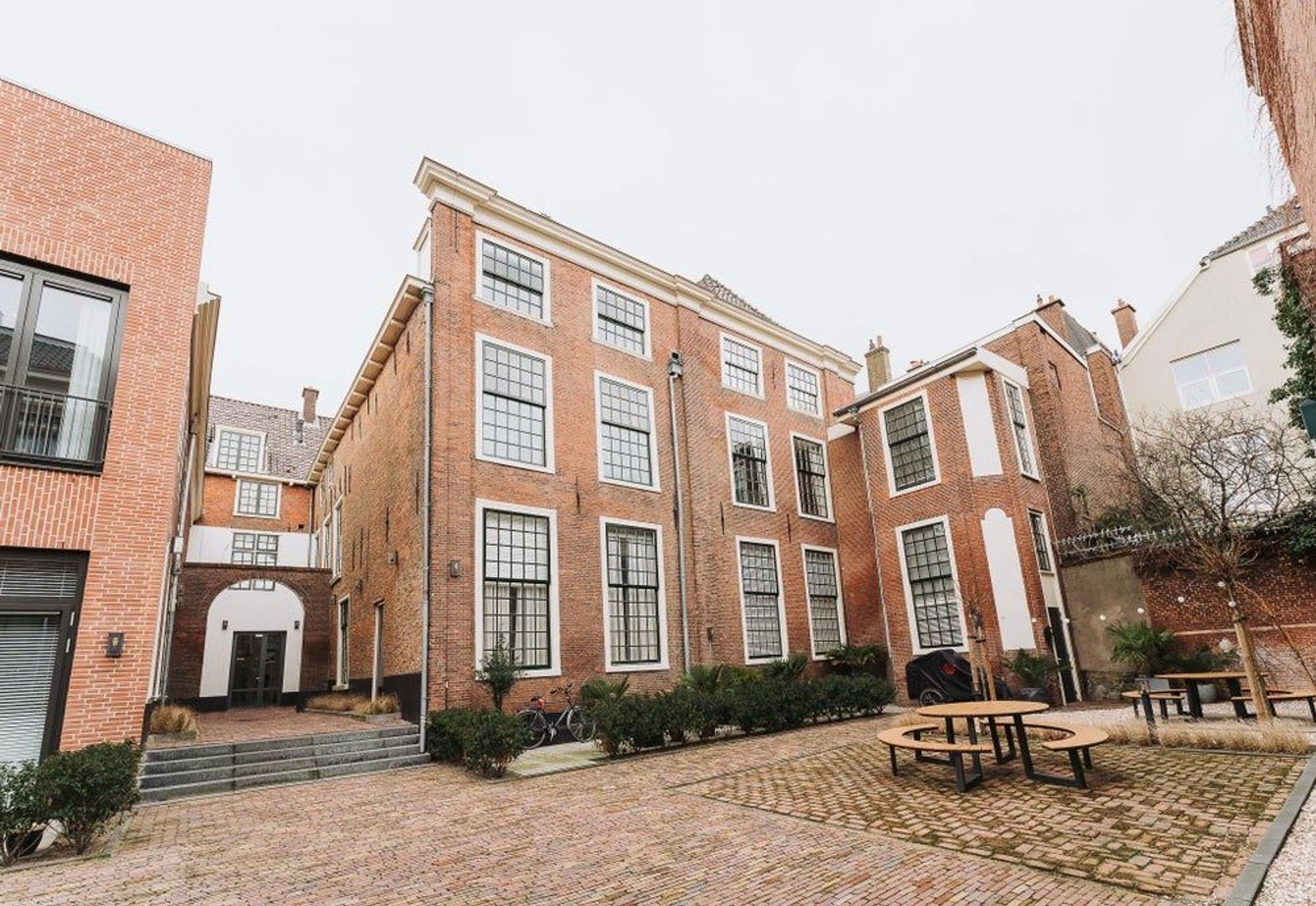 Westeinde, Den Haag foto-0