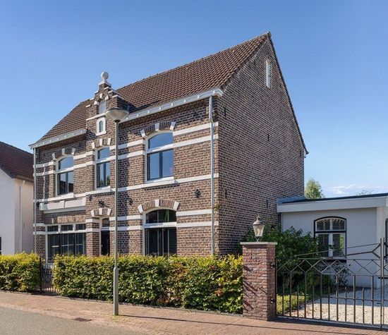 Houterend 44, Stein
