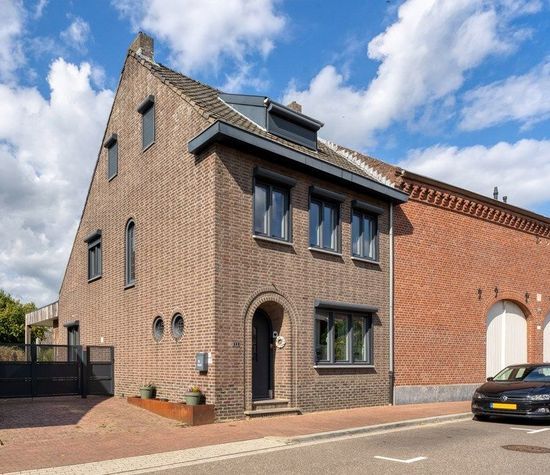 Everstraat 11, Einighausen