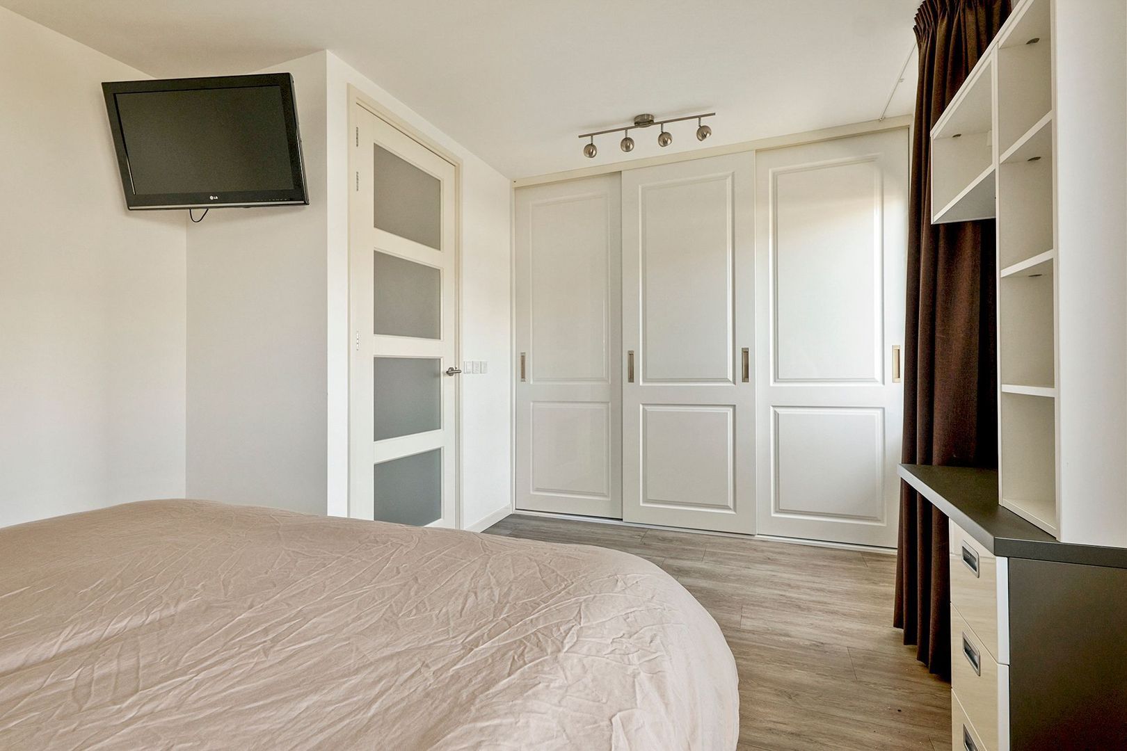 Overweg 170, Ouderkerk Aan De Amstel foto-22 blur