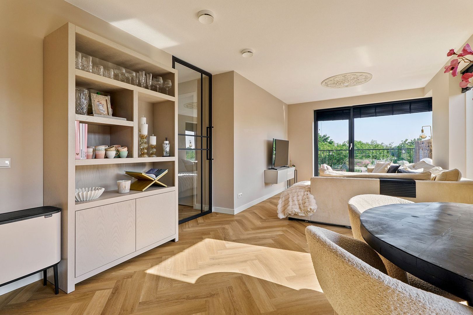 Startbaan 274, Amstelveen foto-21 blur