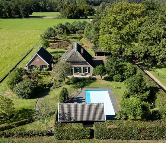 Lage Veenweg 9, Emst