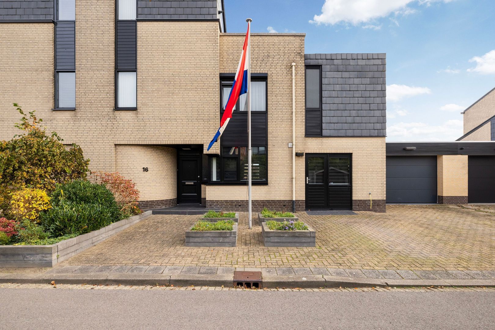 Volkerak 16, Zwijndrecht foto-2