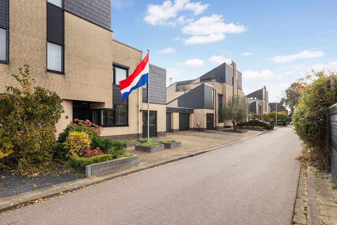 Volkerak 16, Zwijndrecht foto-2