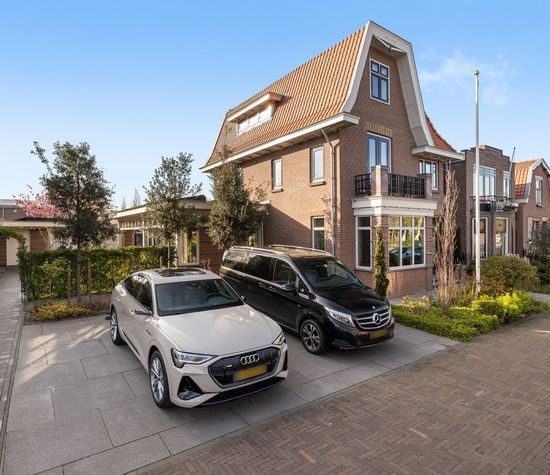 Burgemeester de Bruïnelaan 17, Zwijndrecht