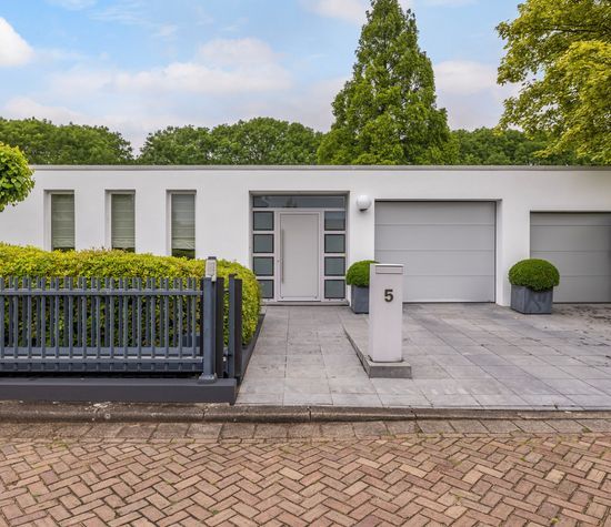 Akeleilaan 5, Zwijndrecht