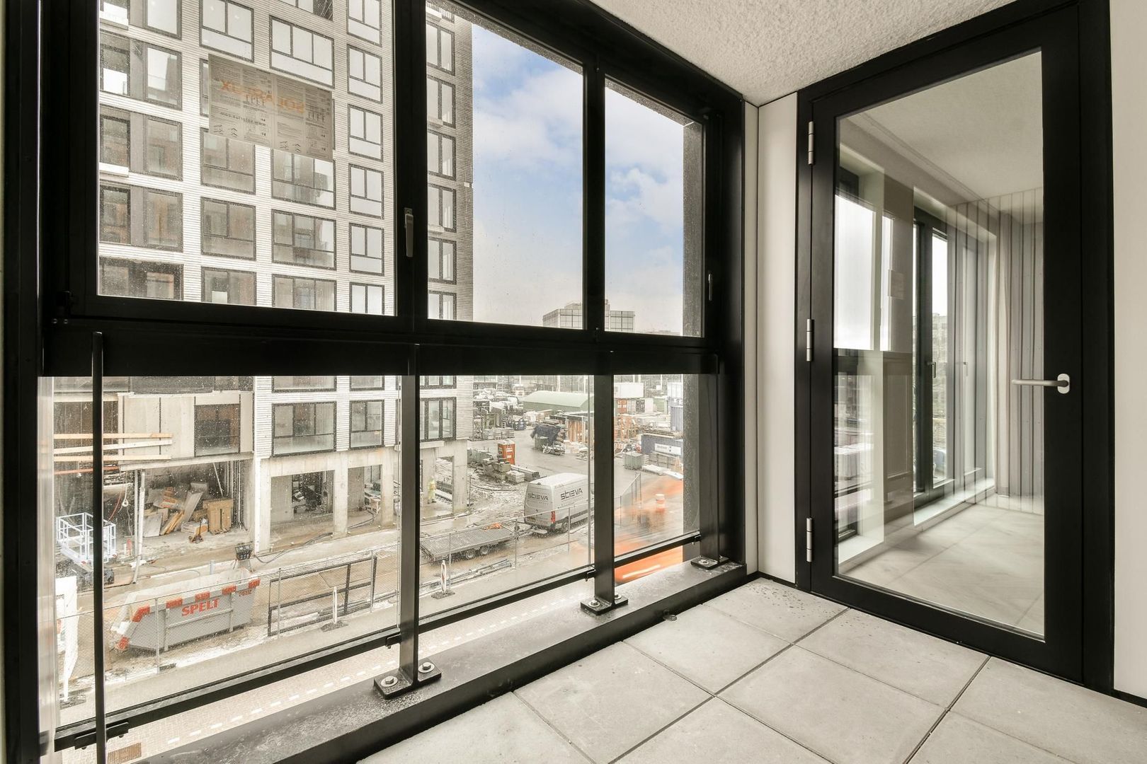 Mies van der Rohestraat 137, Hoofddorp foto-11