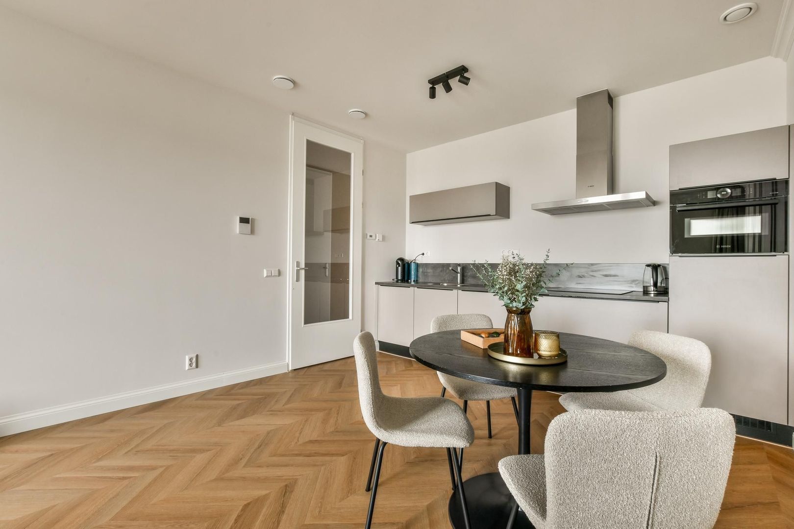 Mies van der Rohestraat 99, Hoofddorp foto-6